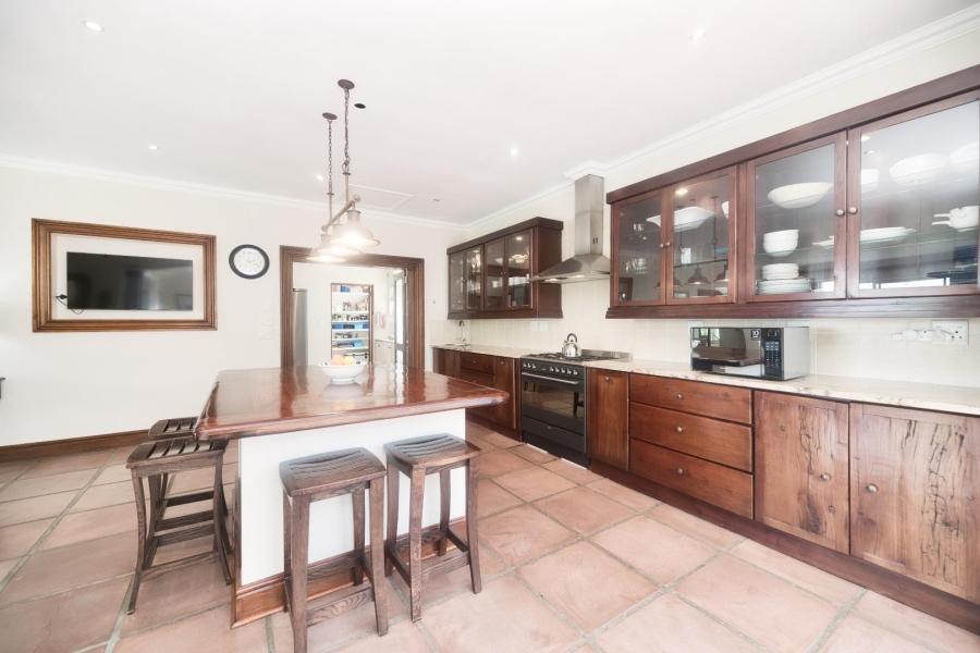 5 Bedroom Property for Sale in Fernkloof Estate Western Cape